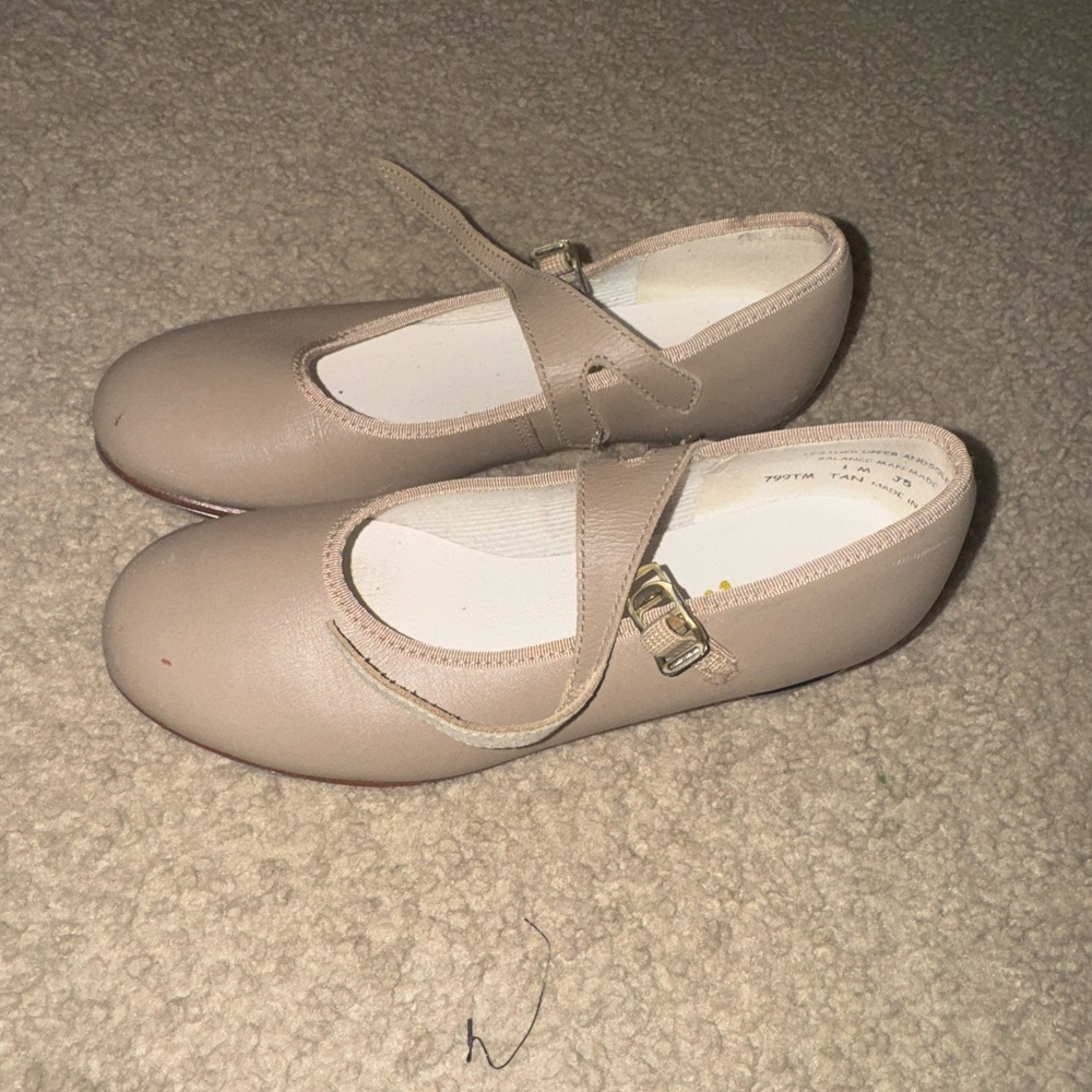 Girls tap shoes size 1